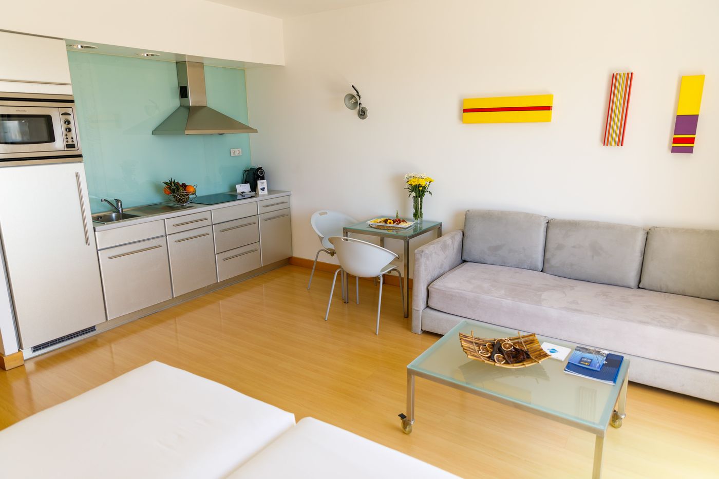 22.07.25 suites hotel Marina club