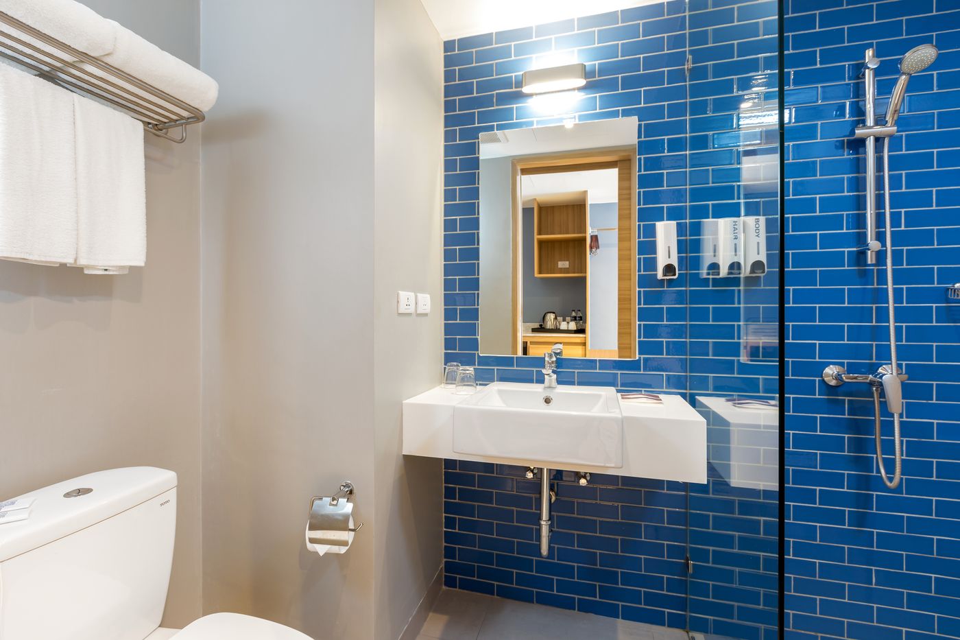 Oakwood-Hotel-Journeyhub-Phuket-Room-23