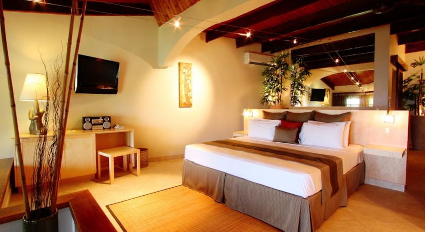 Coco de Mer Hotel and Black Parrot