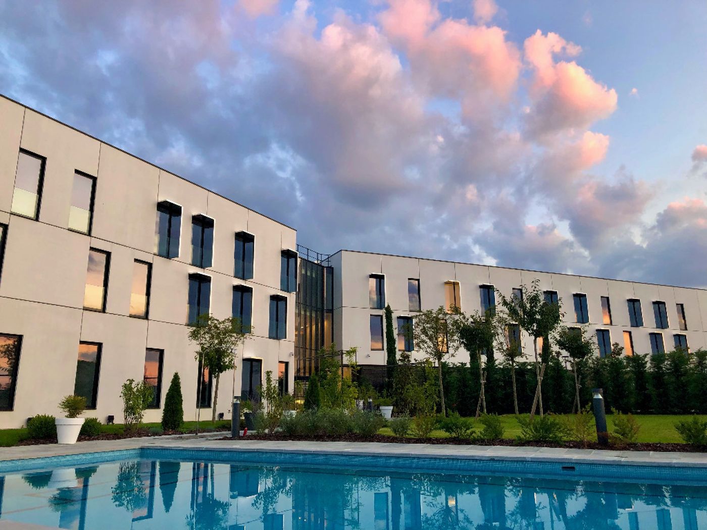 Hotel-Dali---Paris-Val-d-Europe-Pool-4