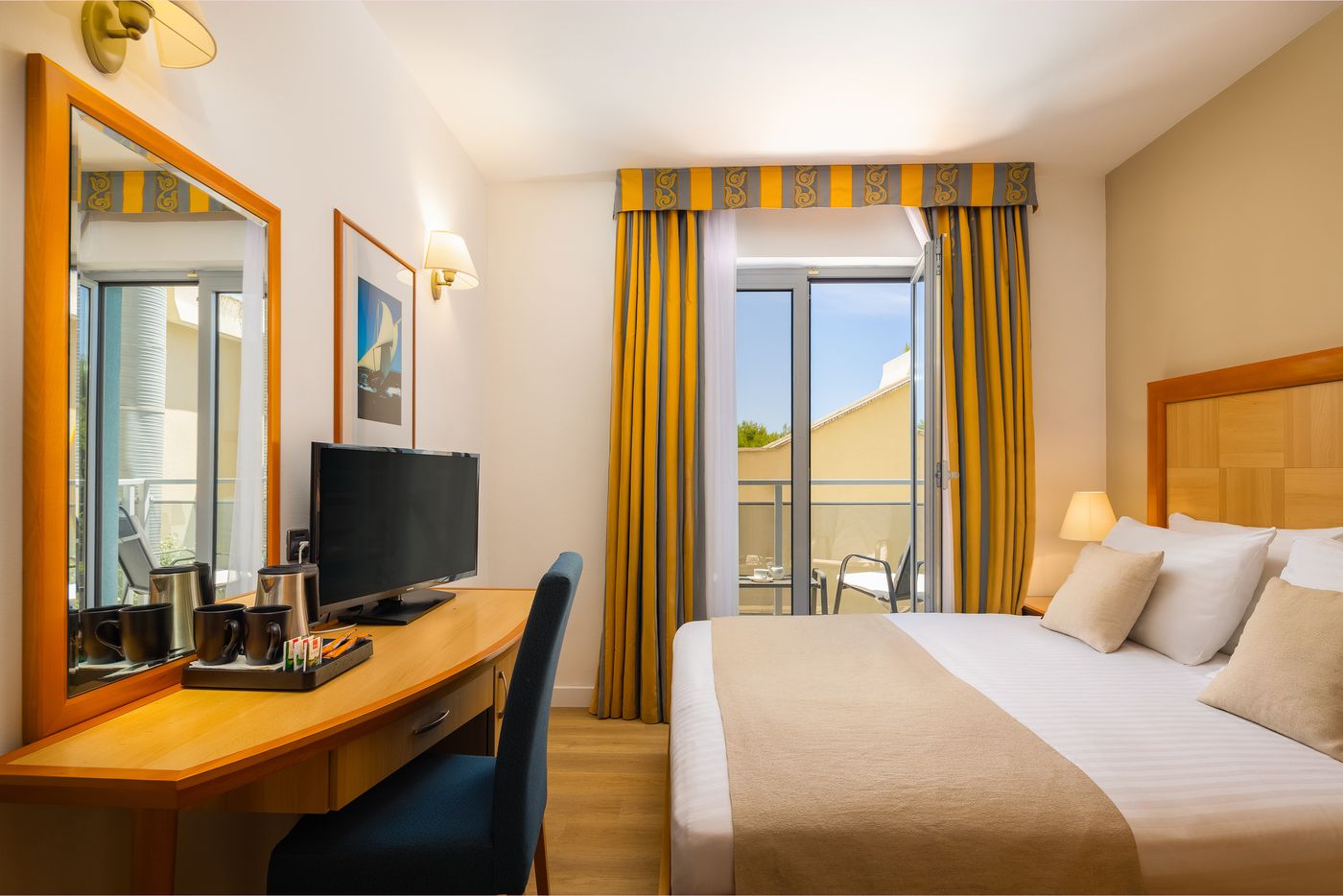 Aminess-Grand-Azur-Hotel-Room-32