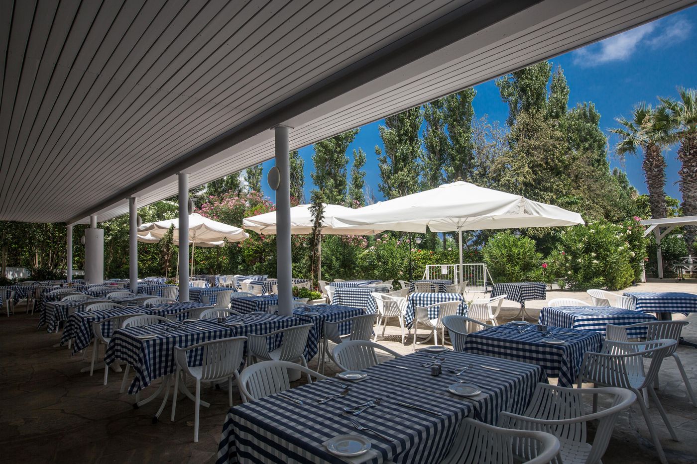 Iliada-Beach-Restaurant-47