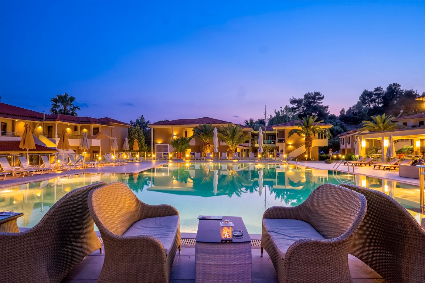 Lagomandra-Beach-Hotel-Pool-2