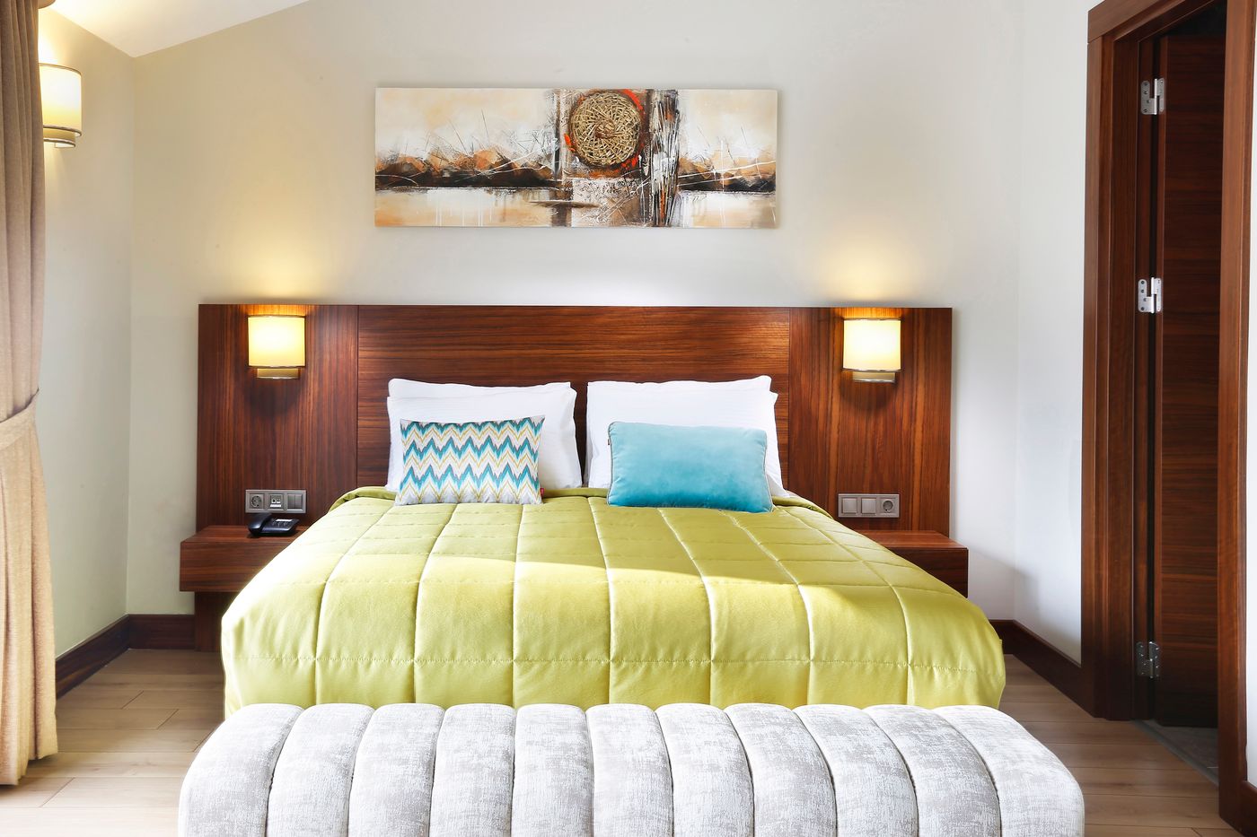 The-White-Orient-Hotel-Room-20