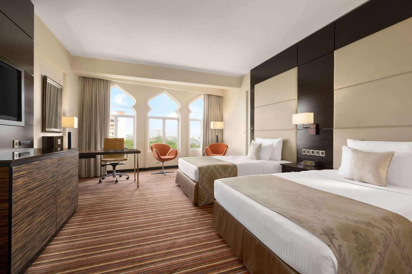 Ramada-By-Wyndham-Colombo-Room-4