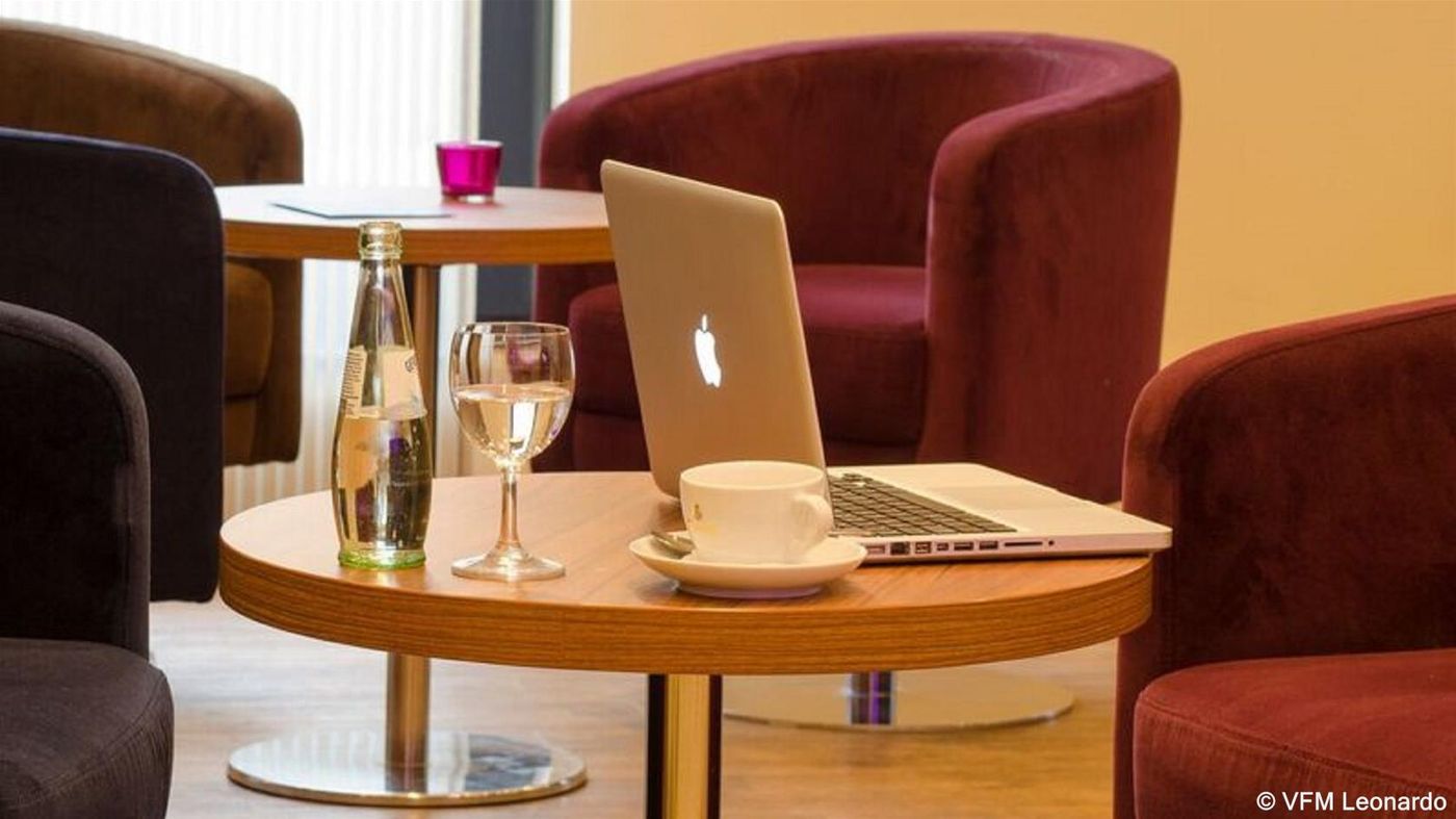 Premier Inn Frankfurt City Centre - Germany - Frankfurt - Bar - 1