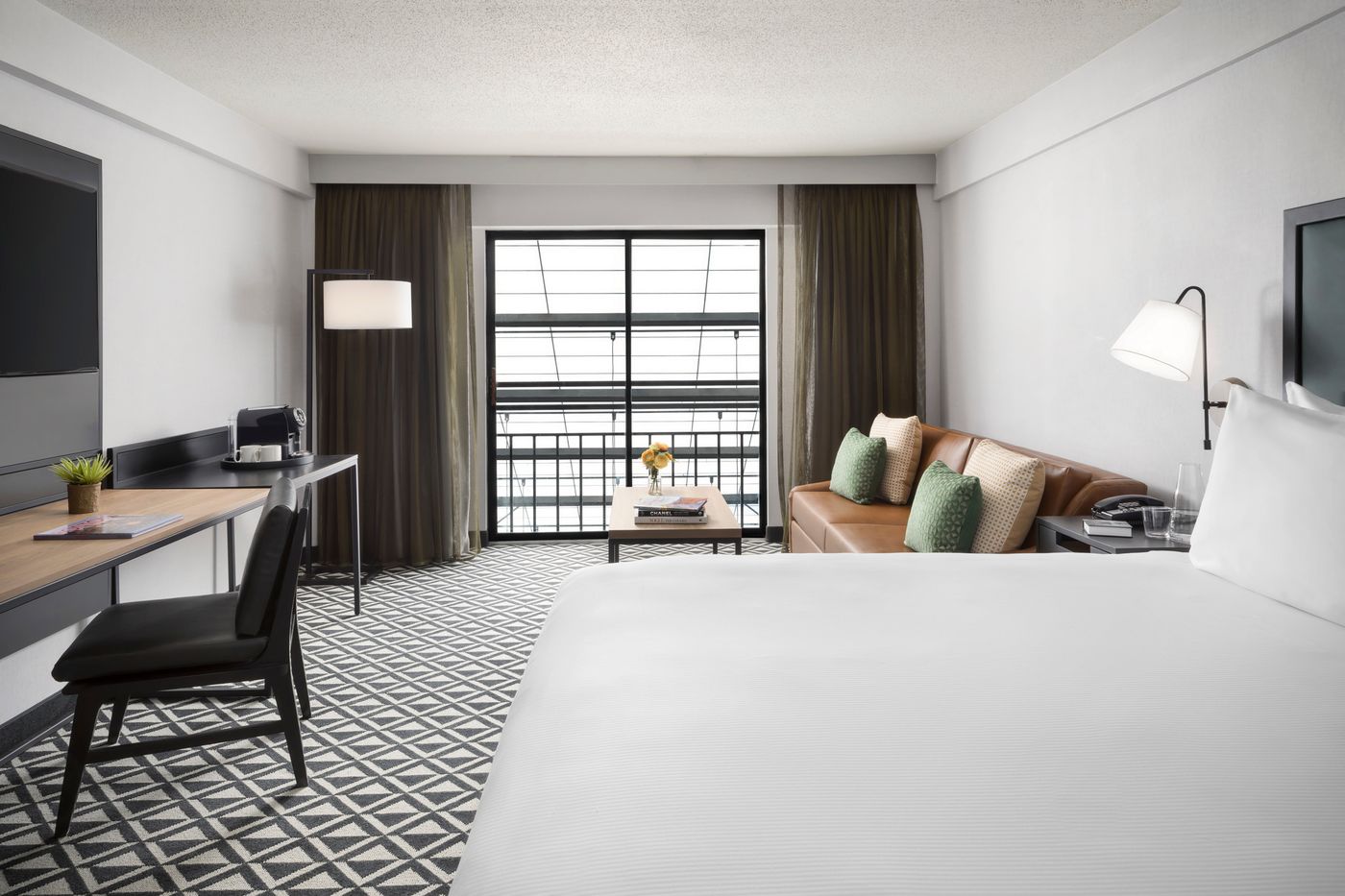 The-Arcadian-powered-by-Sonder-Room-19