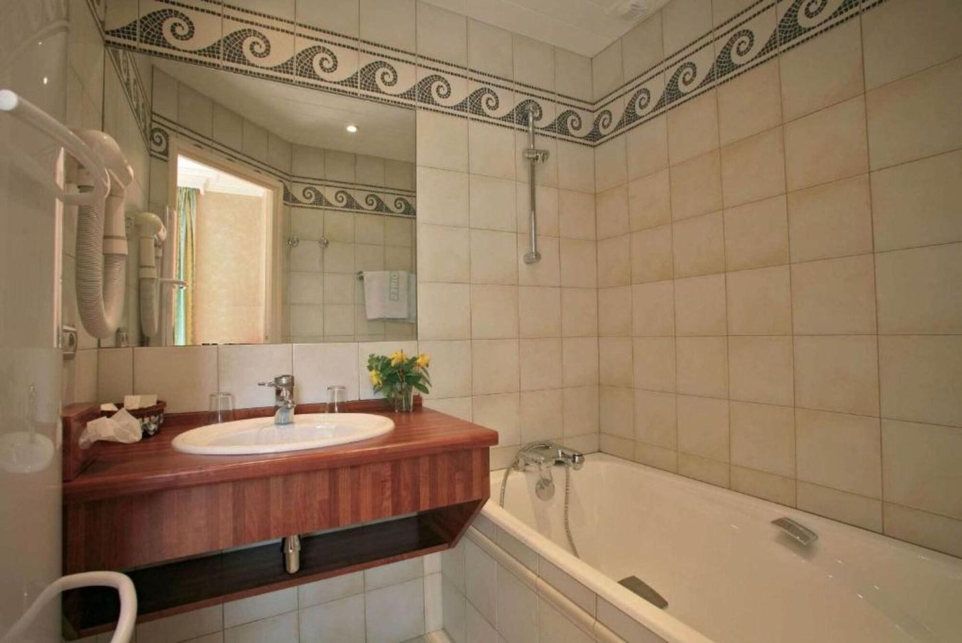 Hotel Du Lac-France-TALLOIRES-MONTMIN-Room-8