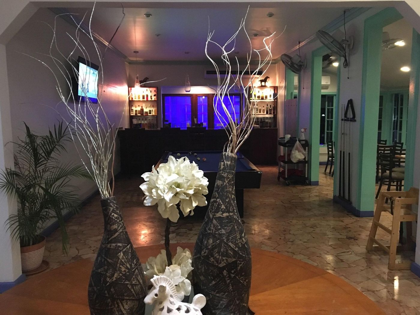 Toby-s-Resort-Bar-33