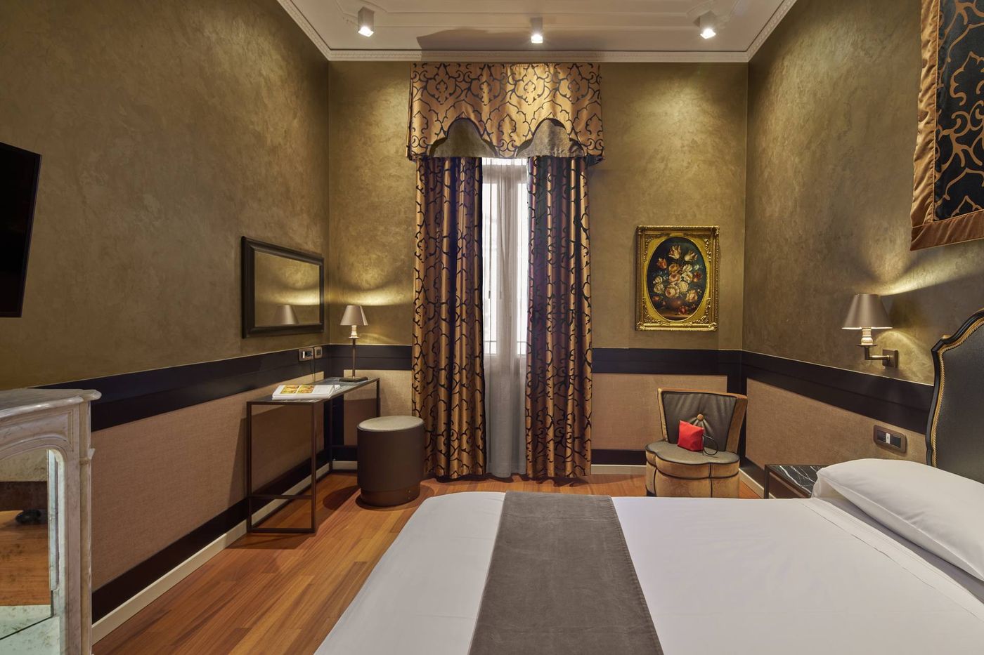 Unahotels-Ala-Venezia--Adults-16--Room-37