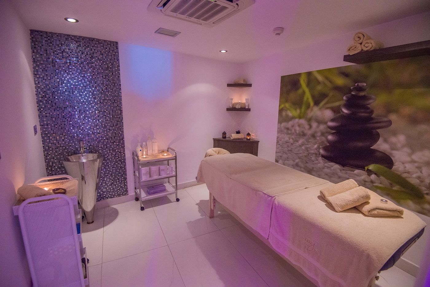 Dome-Beach-Hotel-Sports-and-Entertainment-48