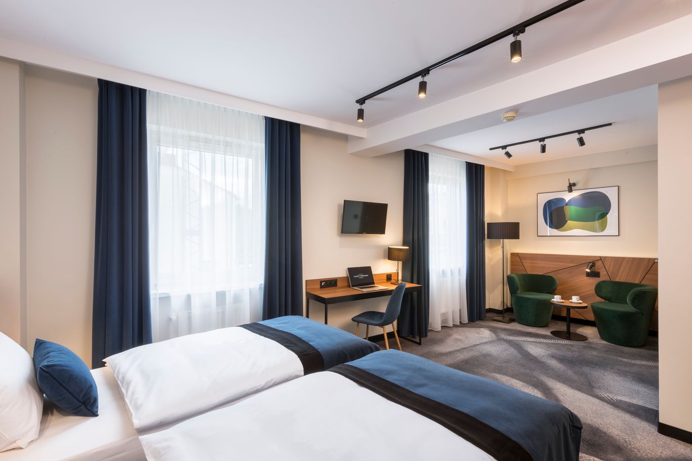 Ascot-Premium-Room-12