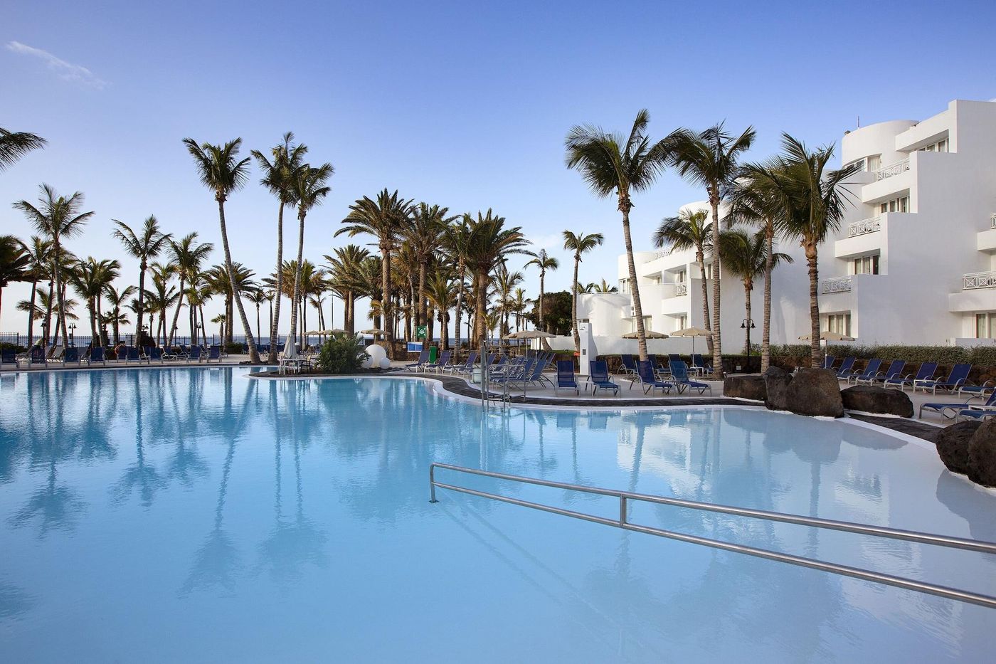 Hipotels-La-Geria-Pool-2