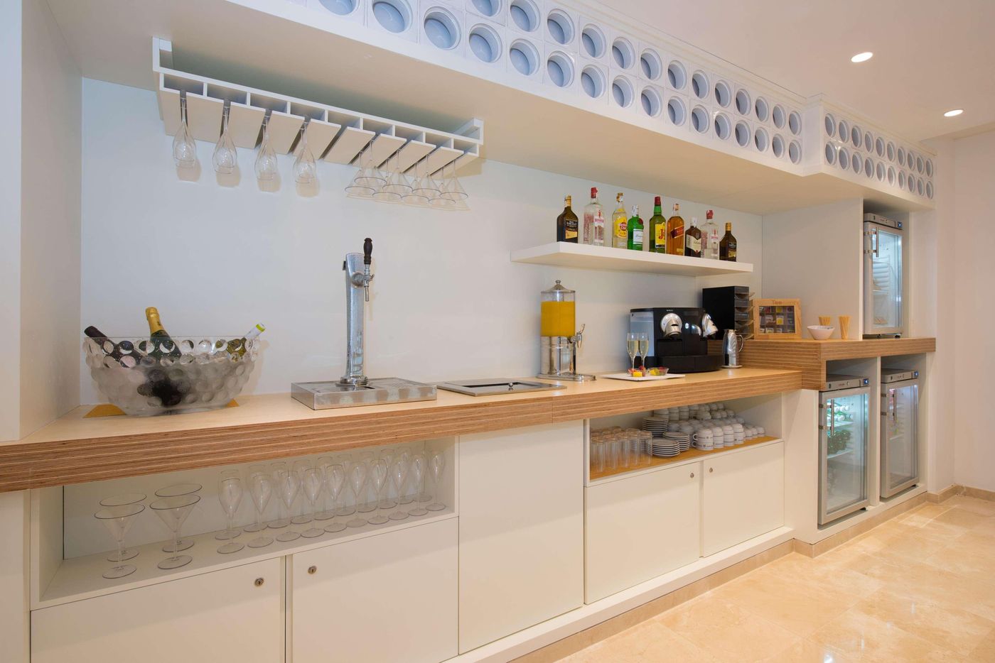 IBEROSTAR-Santa-Eulalia-Bar-48