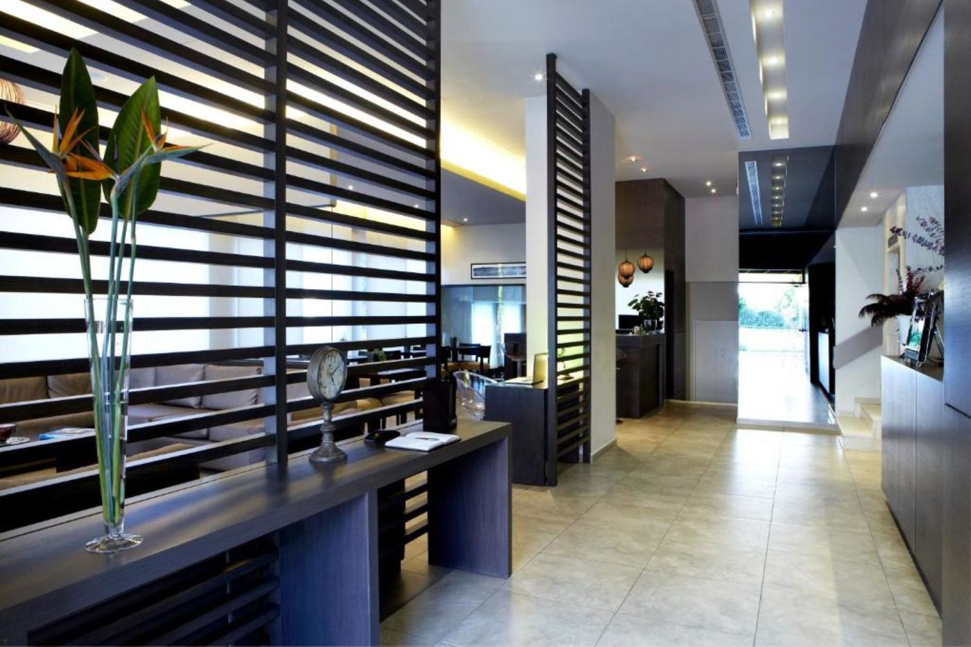 Mouikis-Hotel-Lobby-39