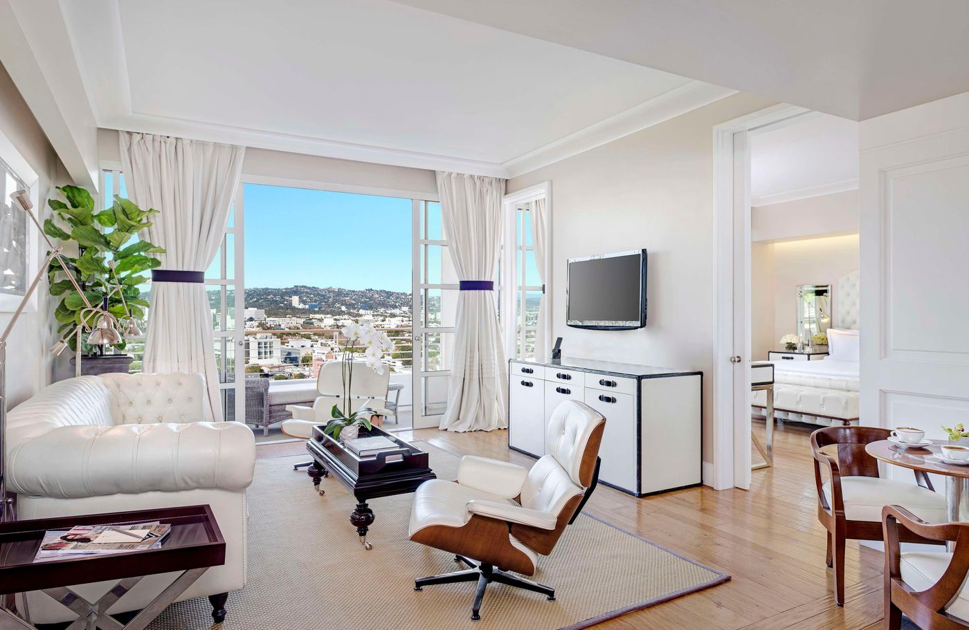 Cameo-Beverly-Hills-Room-23