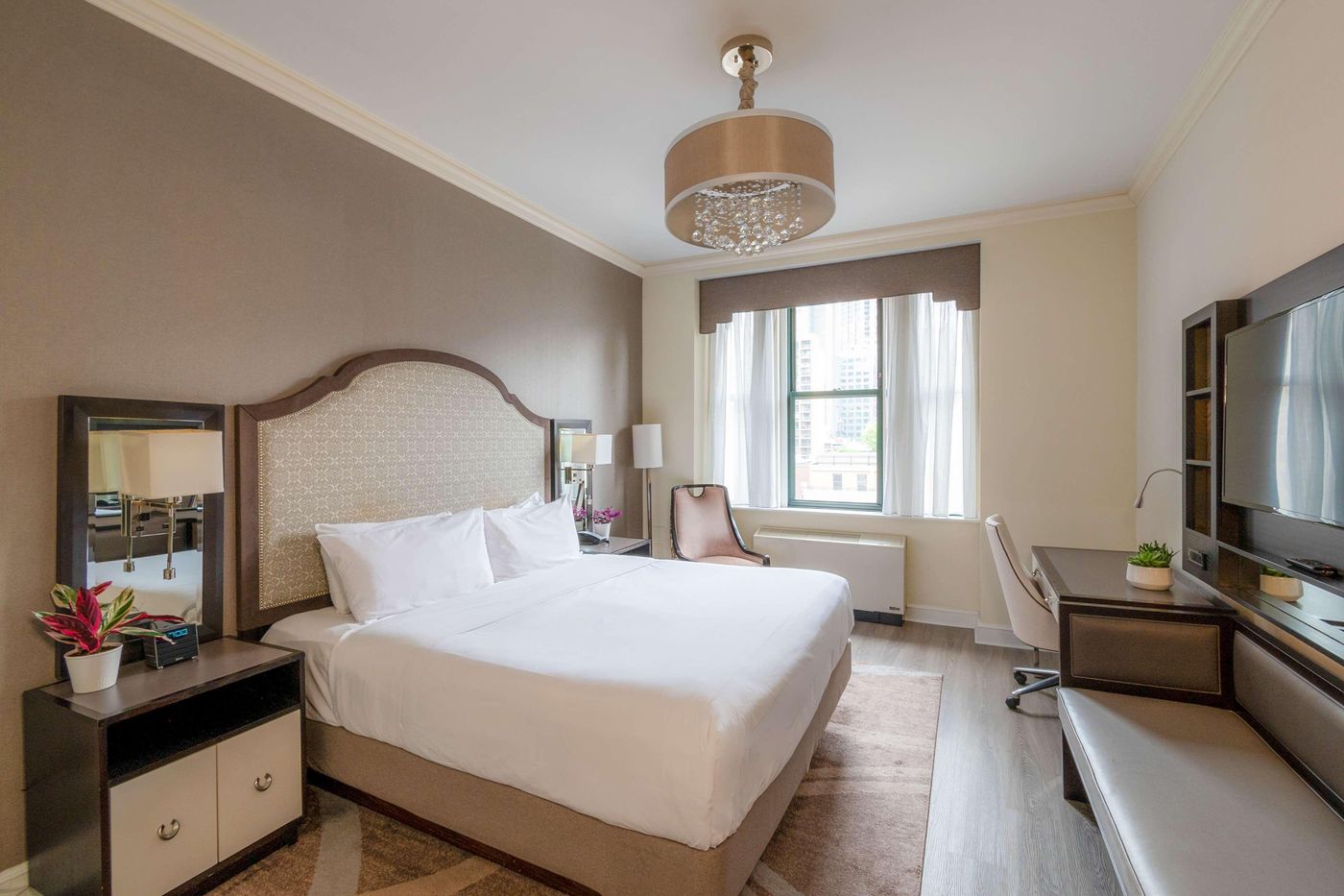 Park-South-Hotel--part-of-JdV-by-Hyatt-Room-10