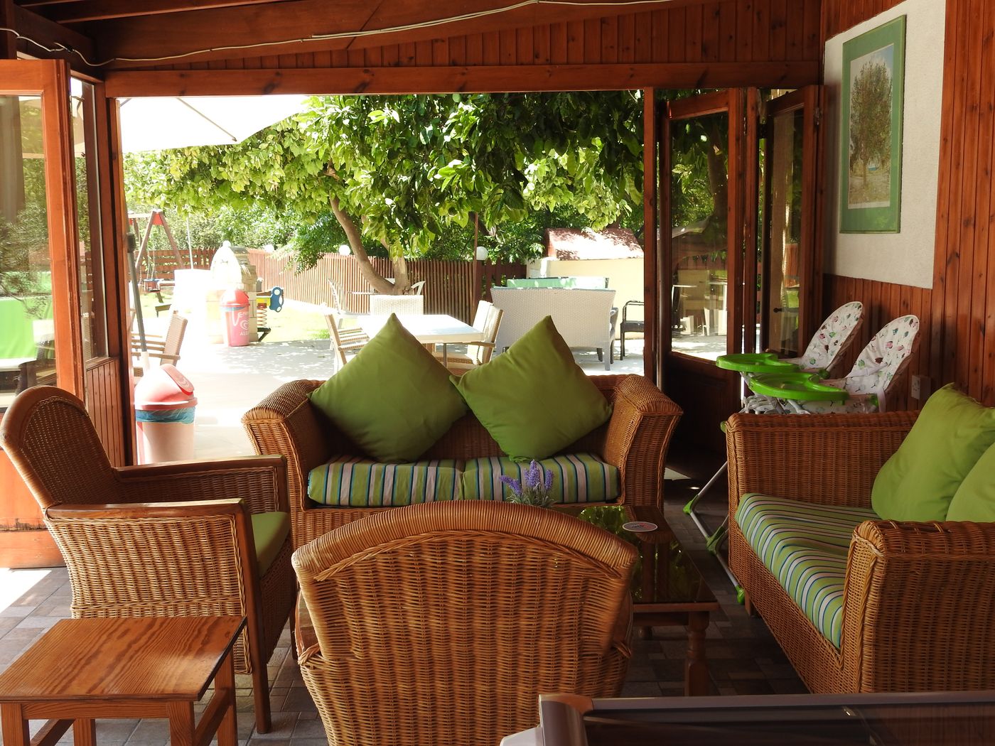 Anna-Hotel-Apartments-Bar-15