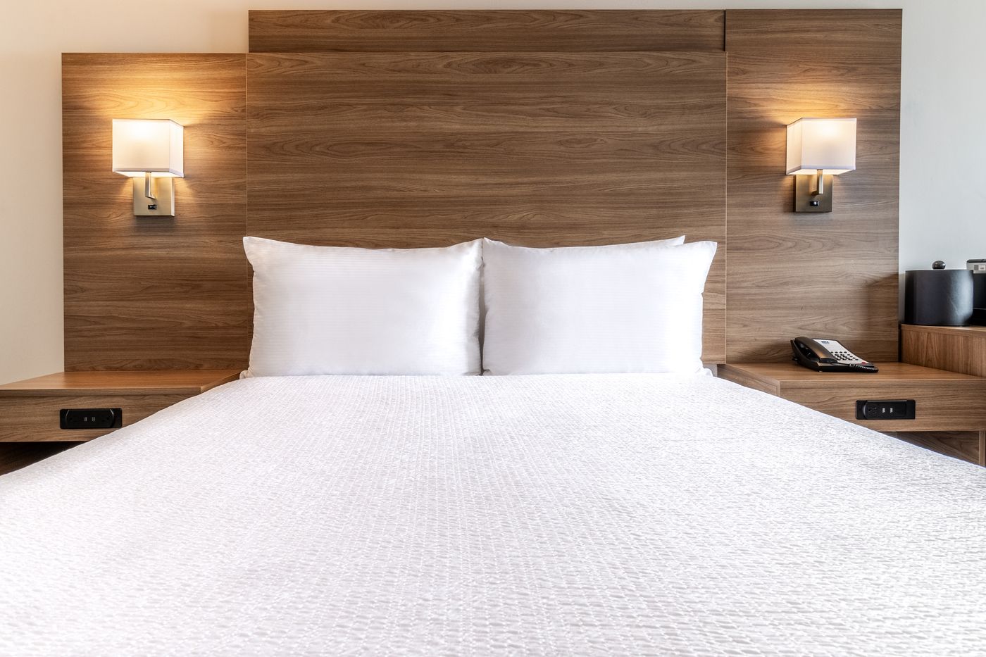 Atrium-Hotel-Vancouver-Room-47