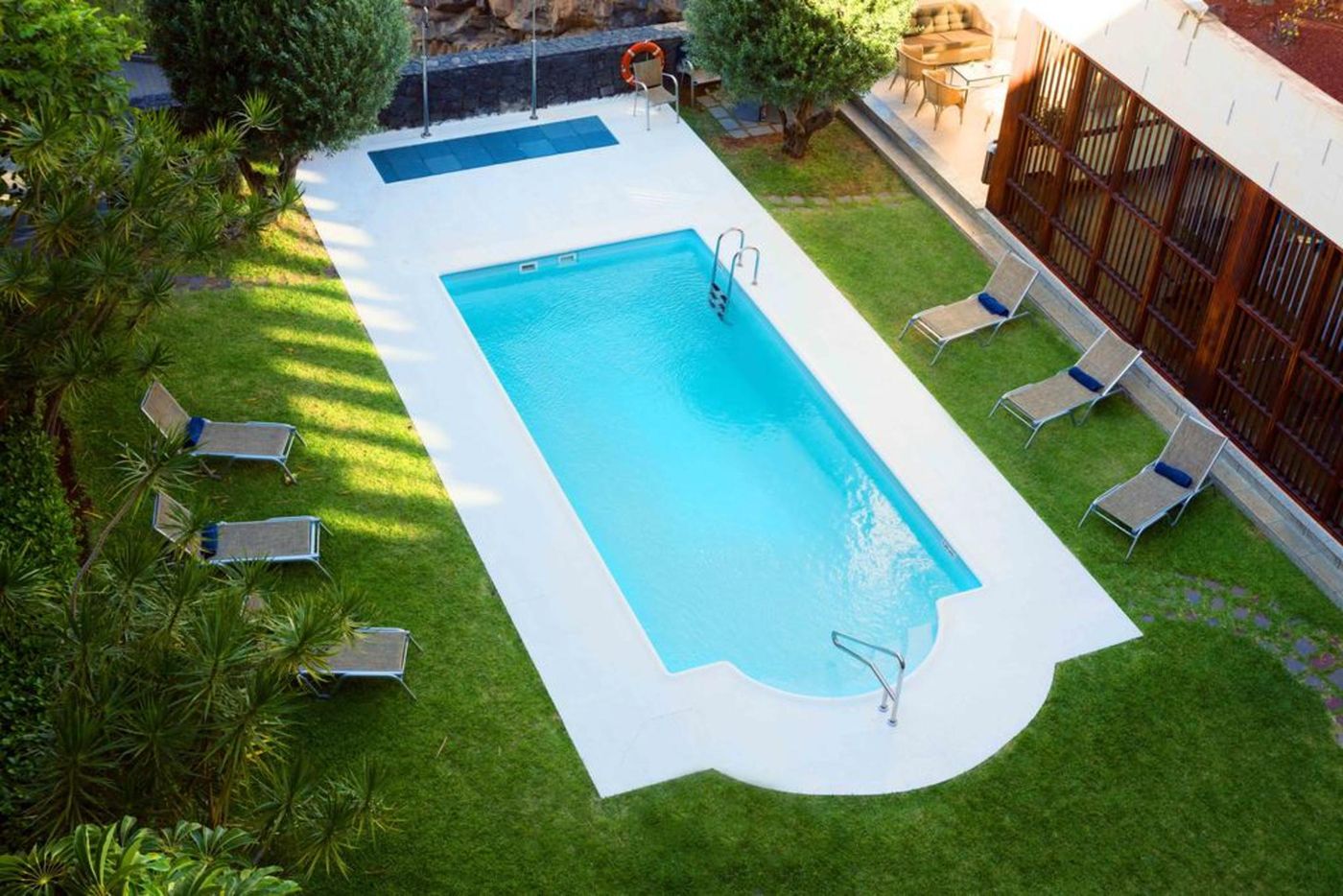 Hotel-Escuela-Santa-Cruz-Pool-5