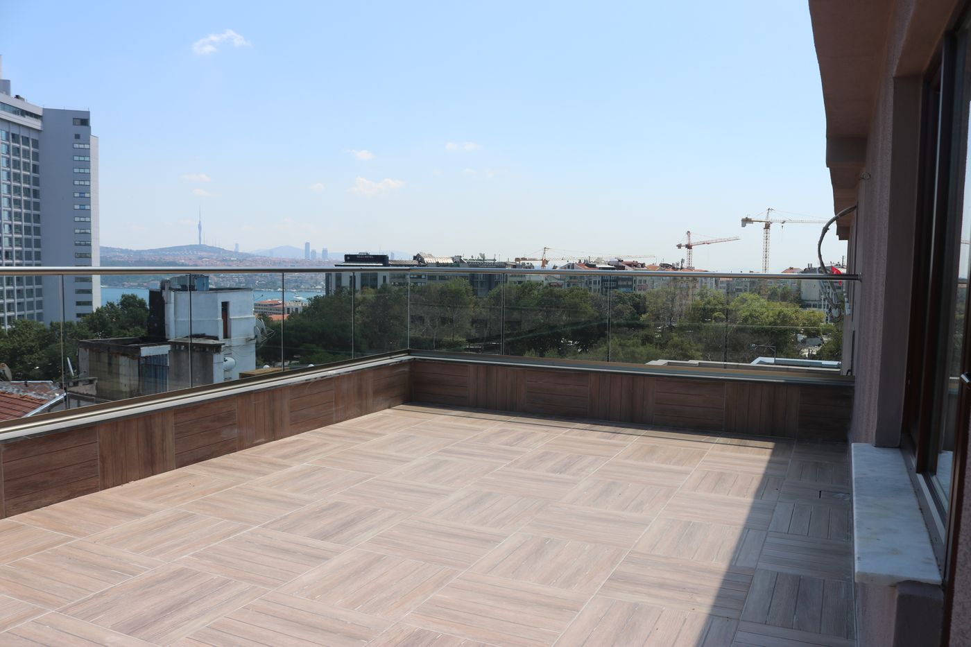 Nova-Plaza-Crystal-Hotel-Terrace-8