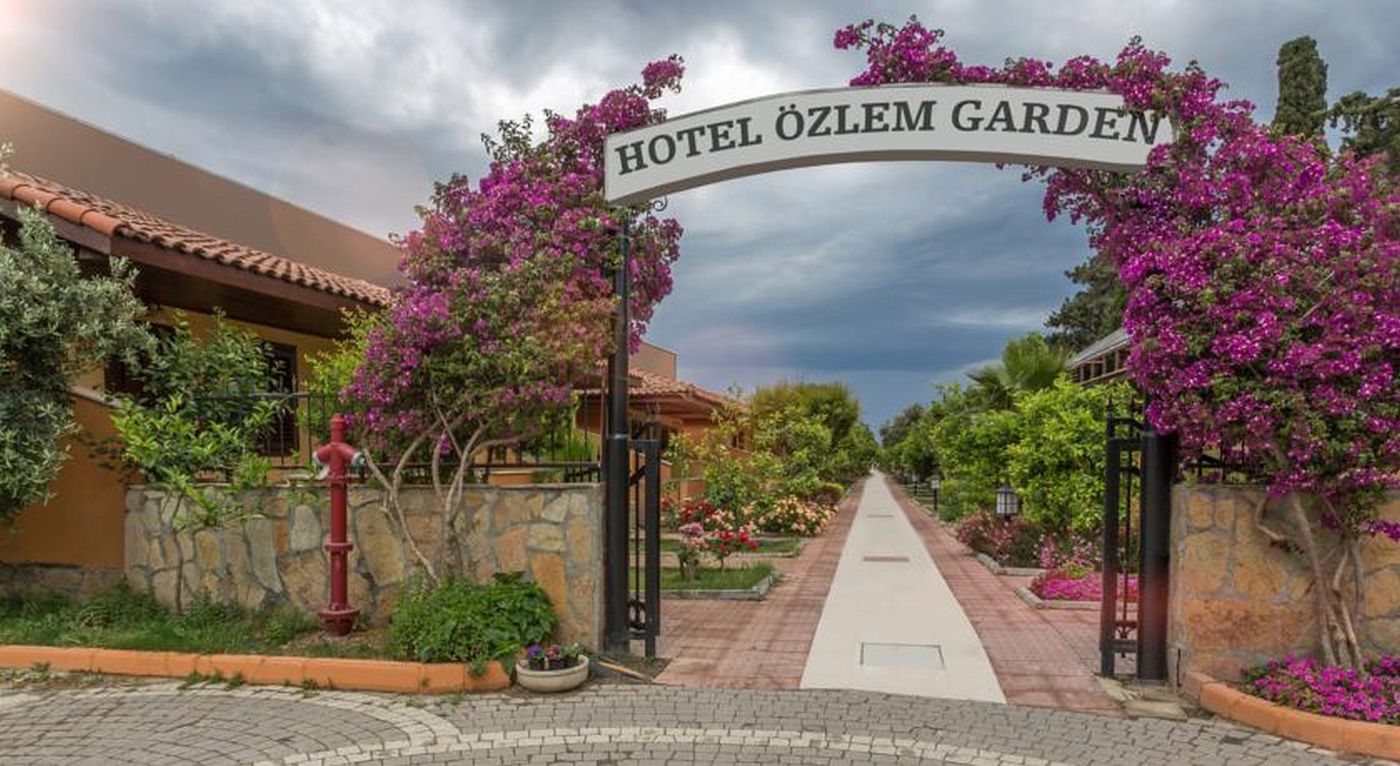 Ozlem-Garden-General-view-11