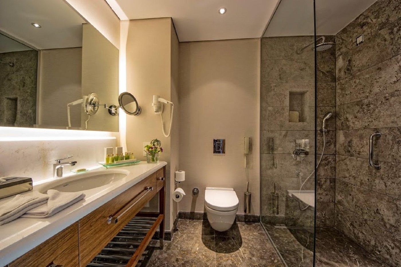 Crowne-Plaza-Istanbul-Oryapark-Room-36