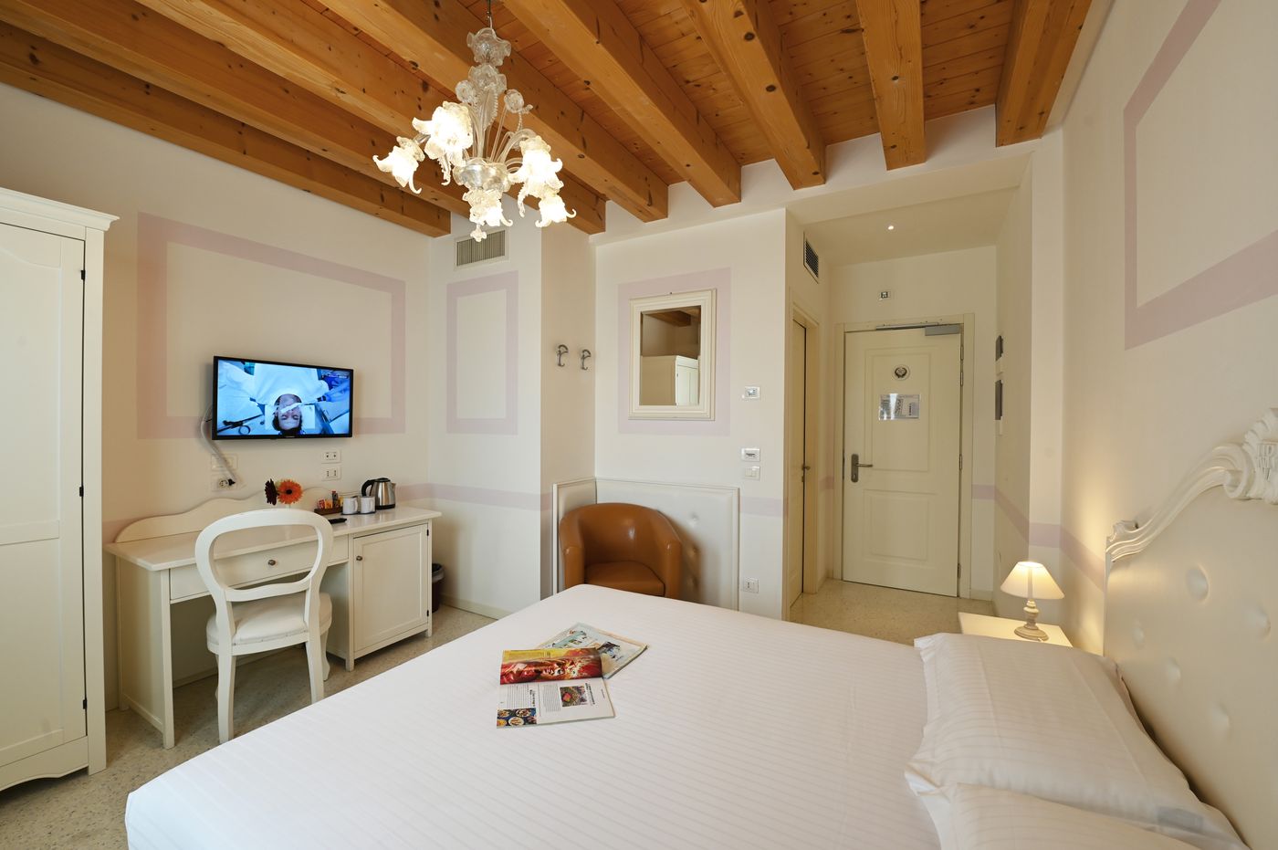 Villa-Patriarca-Room-1