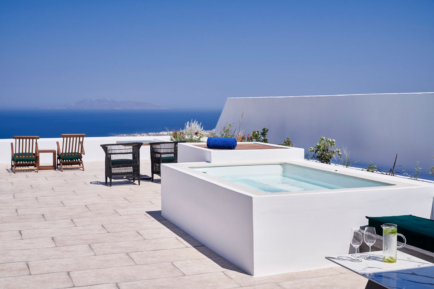 Katikies-Garden-Santorini---The-Leading-Hotels-Room-35