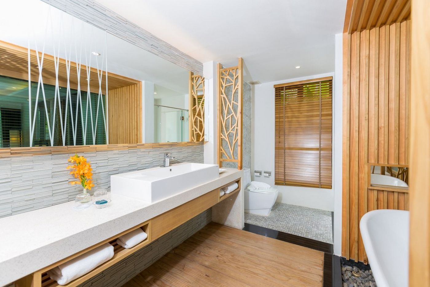 Wyndham-Sea-Pearl-Resort-Phuket-Room-33