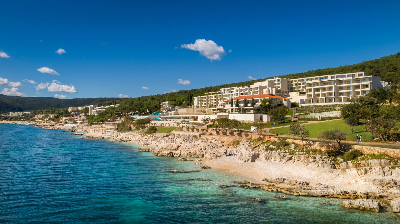 Valamar-Bellevue-Hotel---Residence-Beach-27