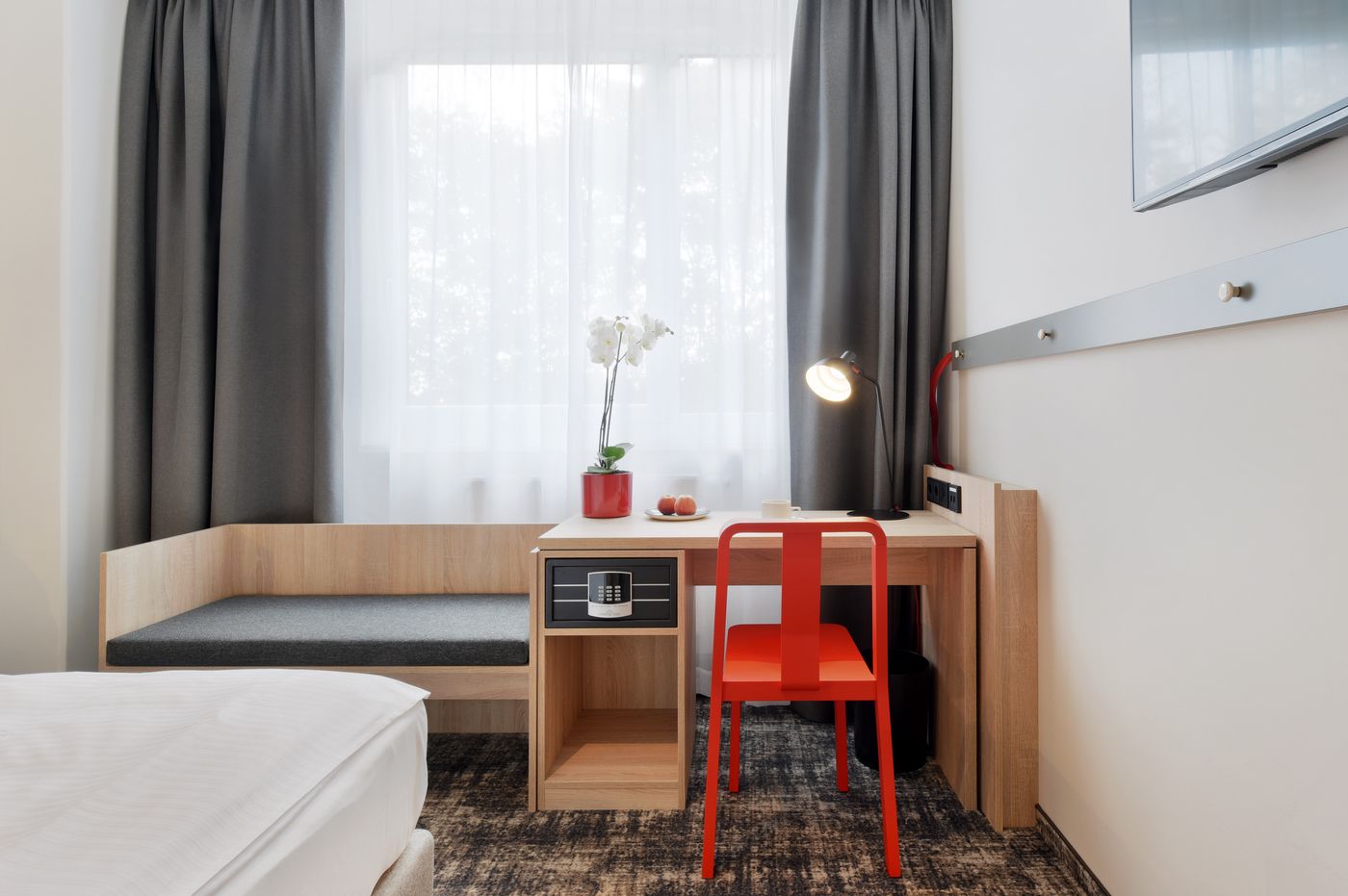 Wyndham-Garden-Munich-Messe-Hotel-Room-17