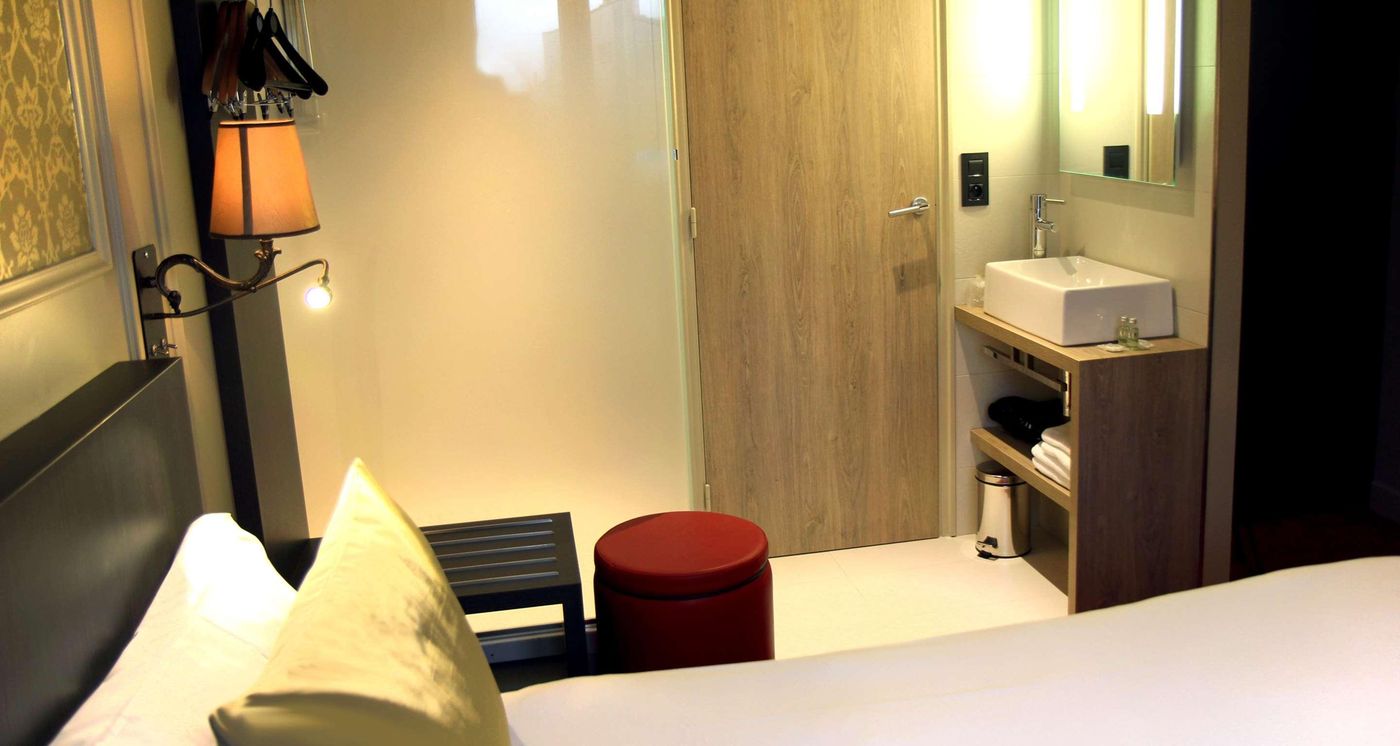 BEST-WESTERN-Hotel-Le-Montmartre-Saint-Pierre-Room-24