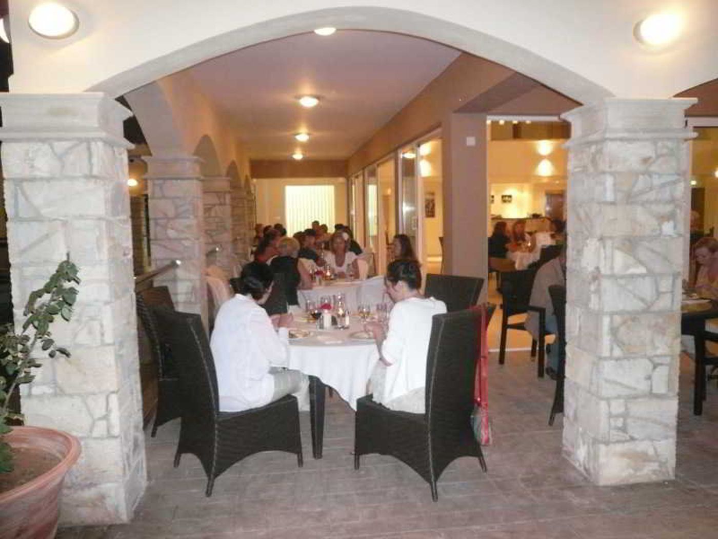 Club-St-George-Resort-Restaurant-35