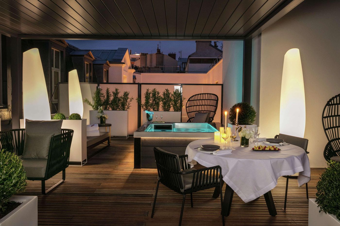 Niepce-Paris-Hotel--Curio-Collection-by-Hilton-Room-31