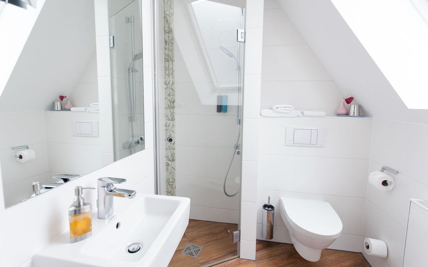 The-Circus-Hotel-Room-66