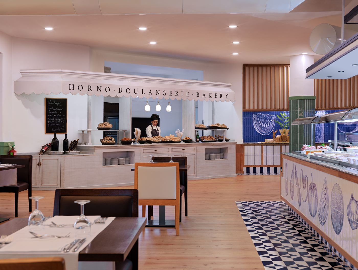 H10-Las-Palmeras-Restaurant-43