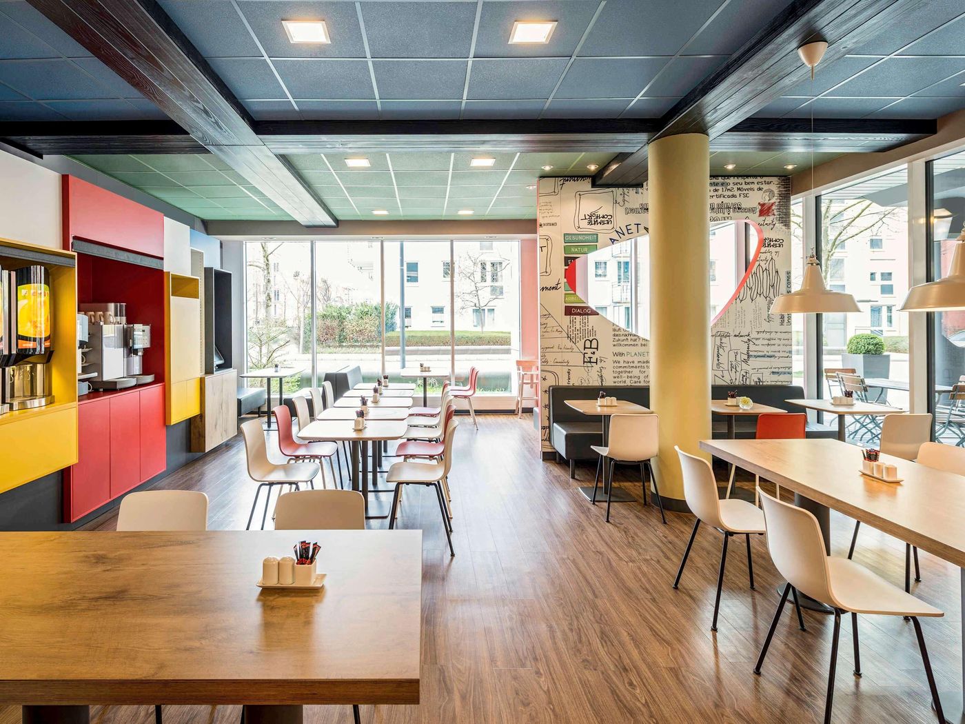 ibis-Muenchen-Parkstadt-Schwabing-Restaurant-14