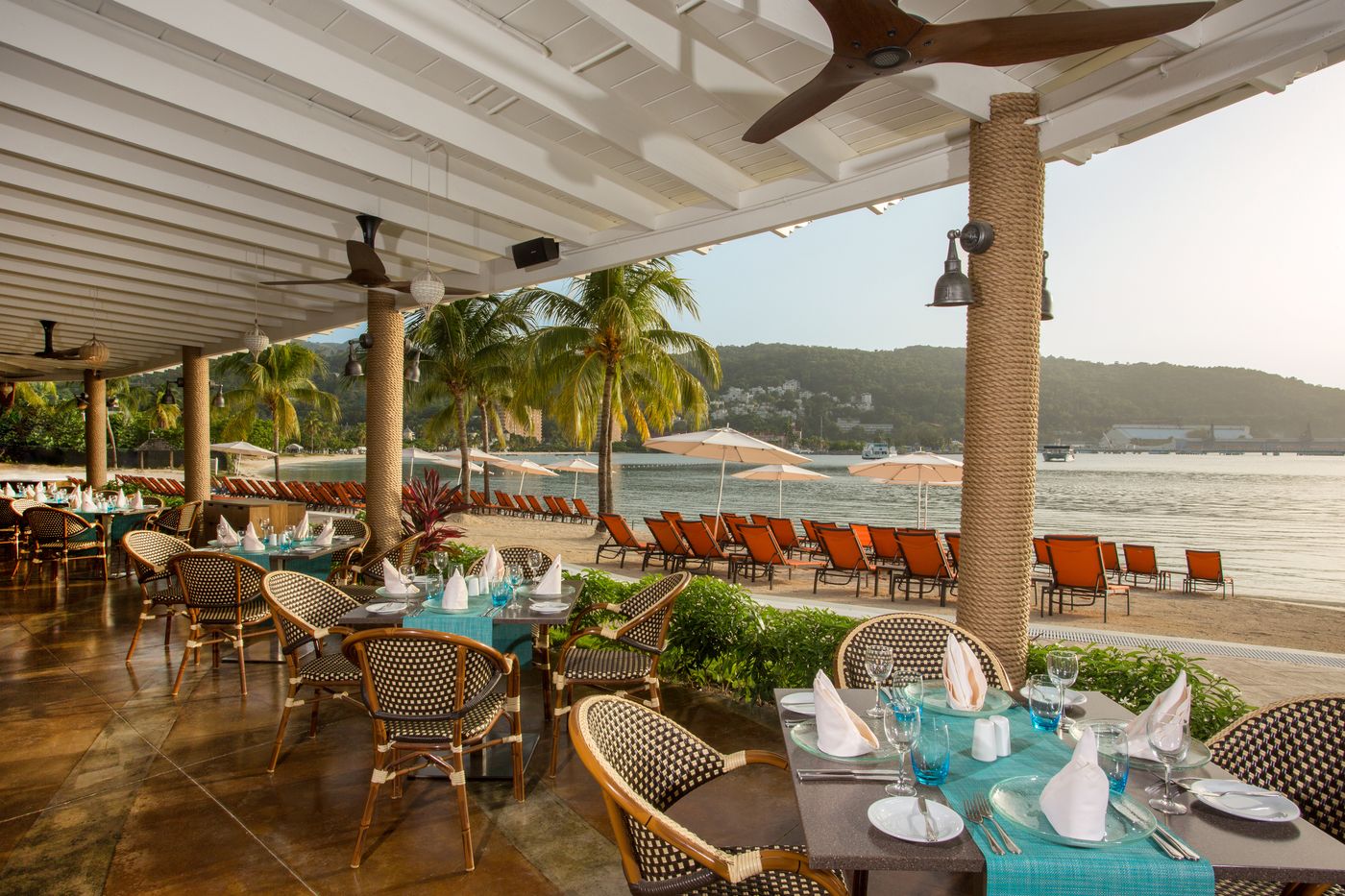 Moon-Palace-Jamaica-Restaurant-10