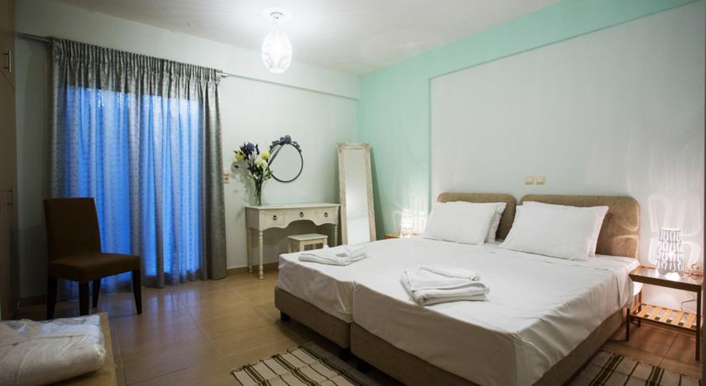 Baywatch Hotel & Apartments