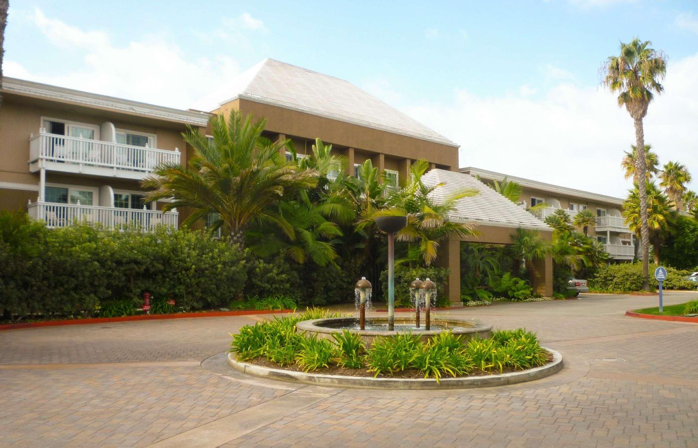 The-Portofino-Hotel---Marina-General-view-35