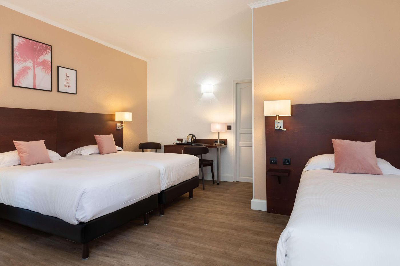 Hotel-Des-Orangers-Room-35