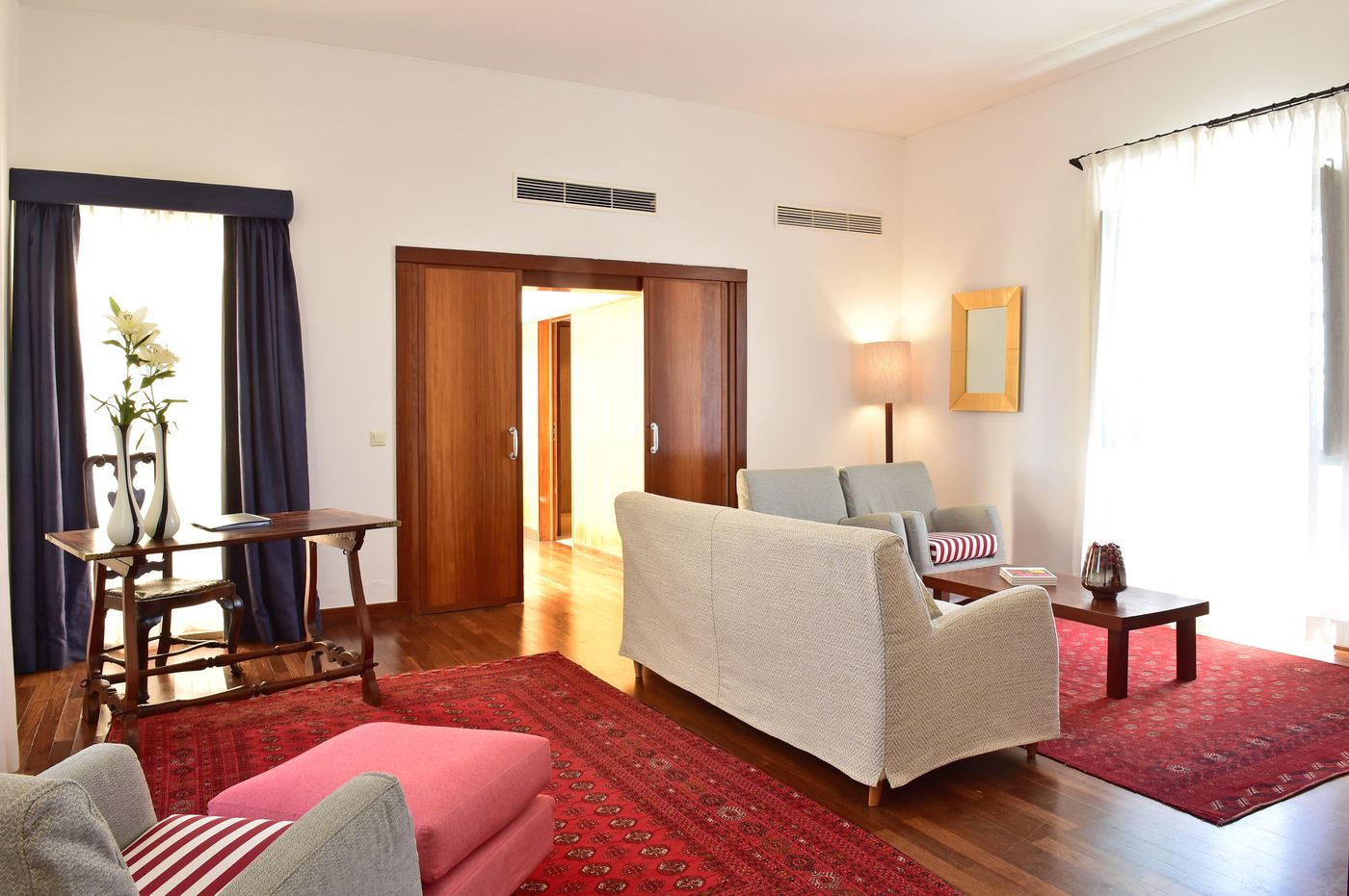 Pousada-Castelo-de-Alcacer-do-Sal-Lobby-9