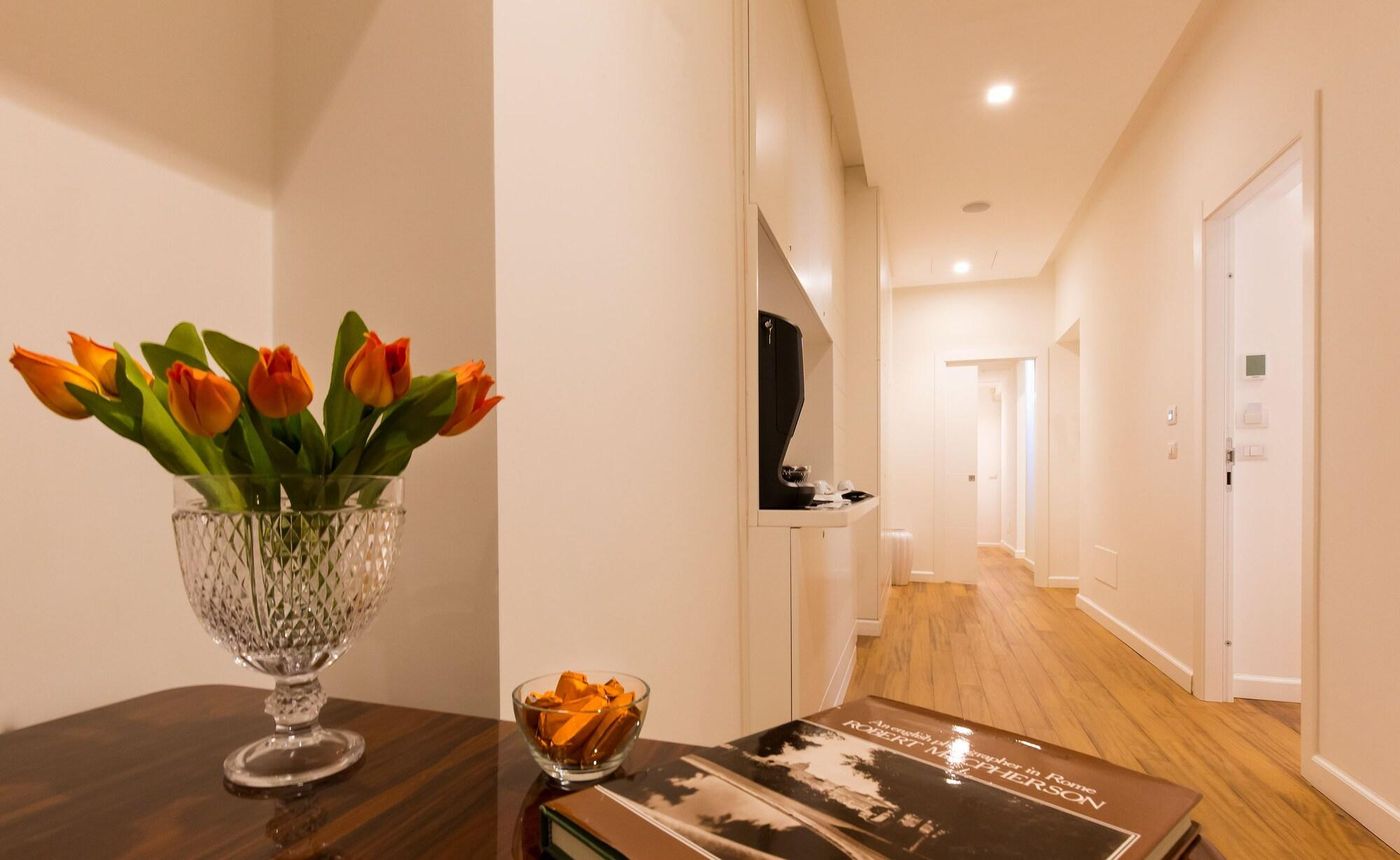 900-Piazza-Del-Popolo-Lobby-7