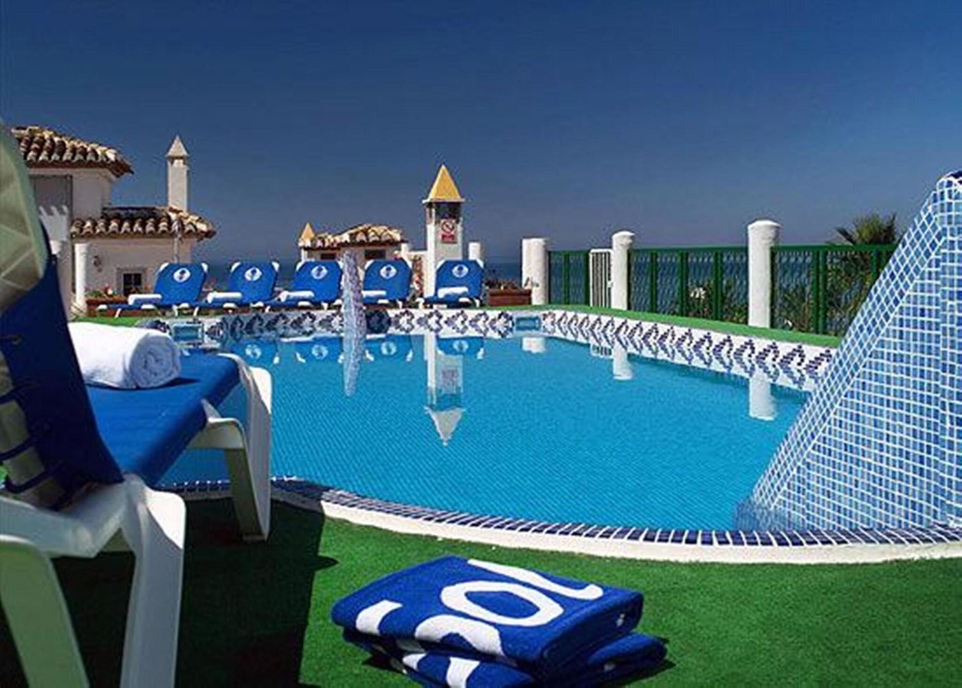 Sol-Los-Fenicios-Sports-and-Entertainment-4