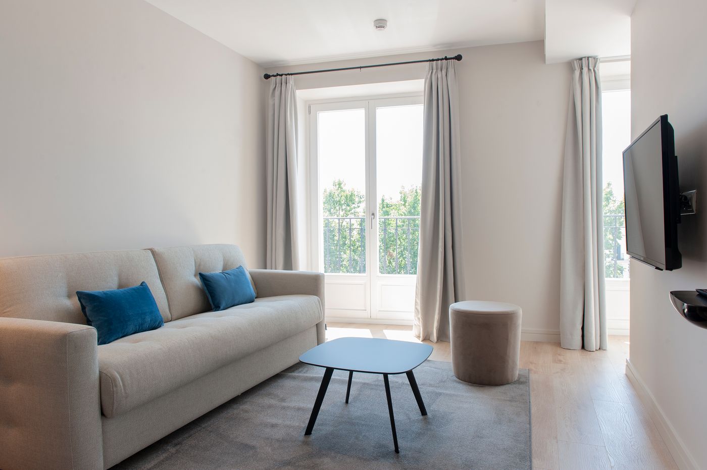 MH-Apartments-Central-Madrid-Room-12