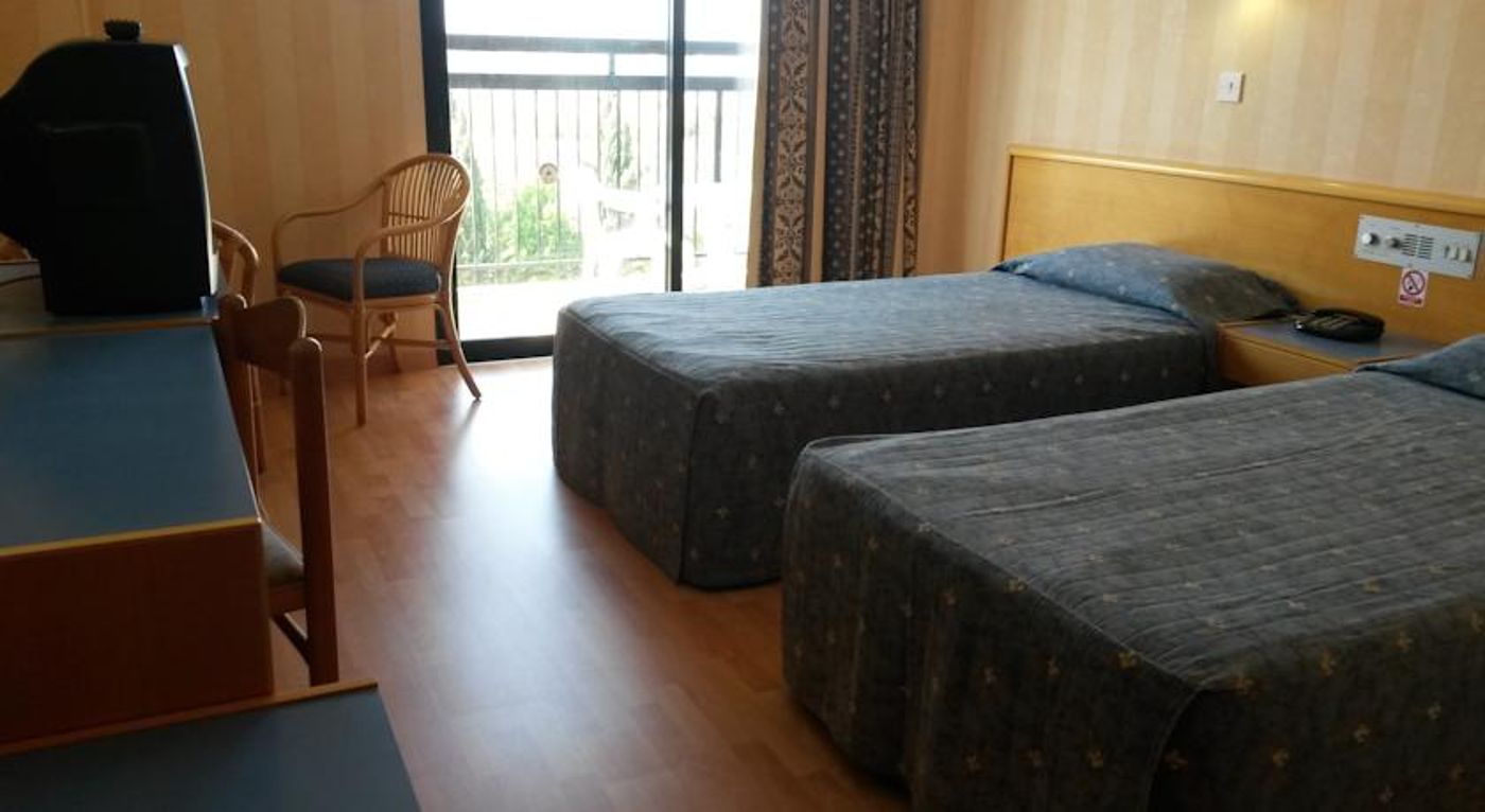 Kapetanios Bay Hotel