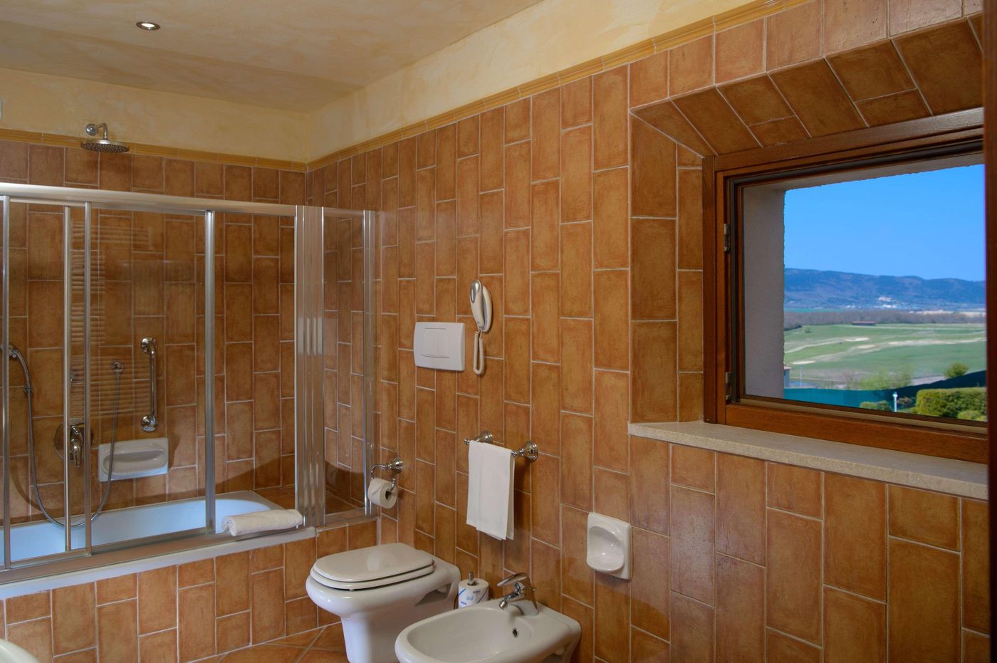 La-Bagnaia-Golf---Spa-Resort-Siena--Curio-Room-12