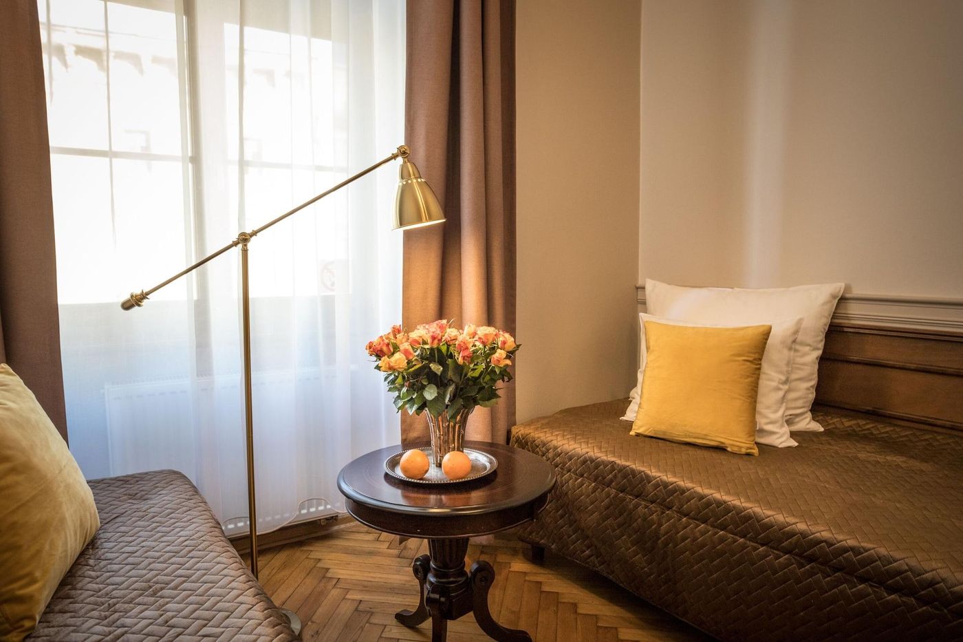 Scharffenberg-Apartments-Main-Square-Room-47