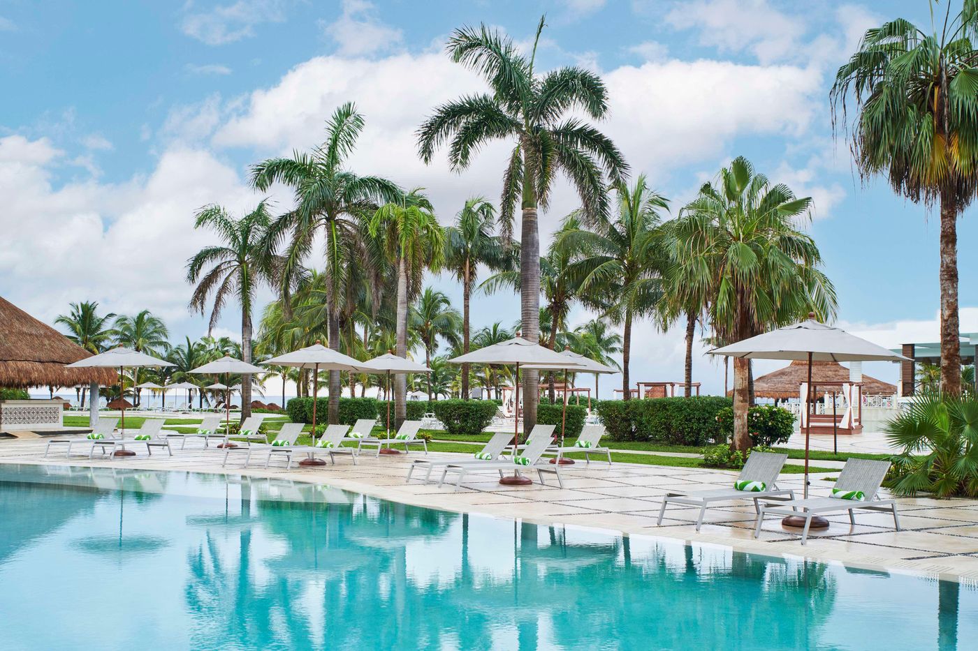 Secrets-Silversands-Riviera-Cancun-Pool-6